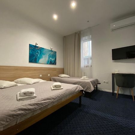 Staryi Krakiv Hotel ลวีฟ ภายนอก รูปภาพ