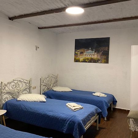 Staryi Krakiv Hotel ลวีฟ ภายนอก รูปภาพ