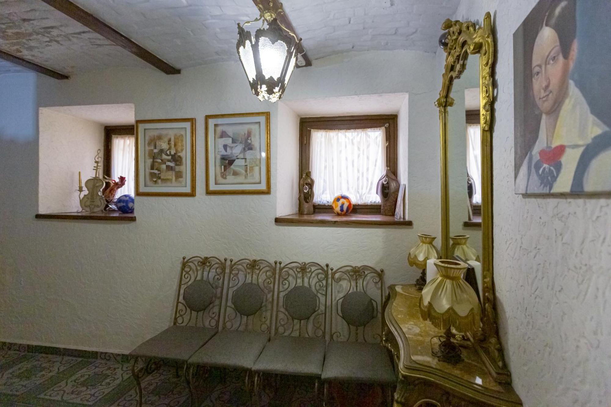 Staryi Krakiv Hotel ลวีฟ ภายนอก รูปภาพ