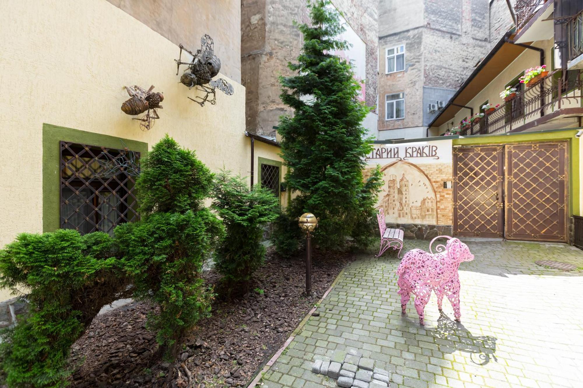 Staryi Krakiv Hotel ลวีฟ ภายนอก รูปภาพ
