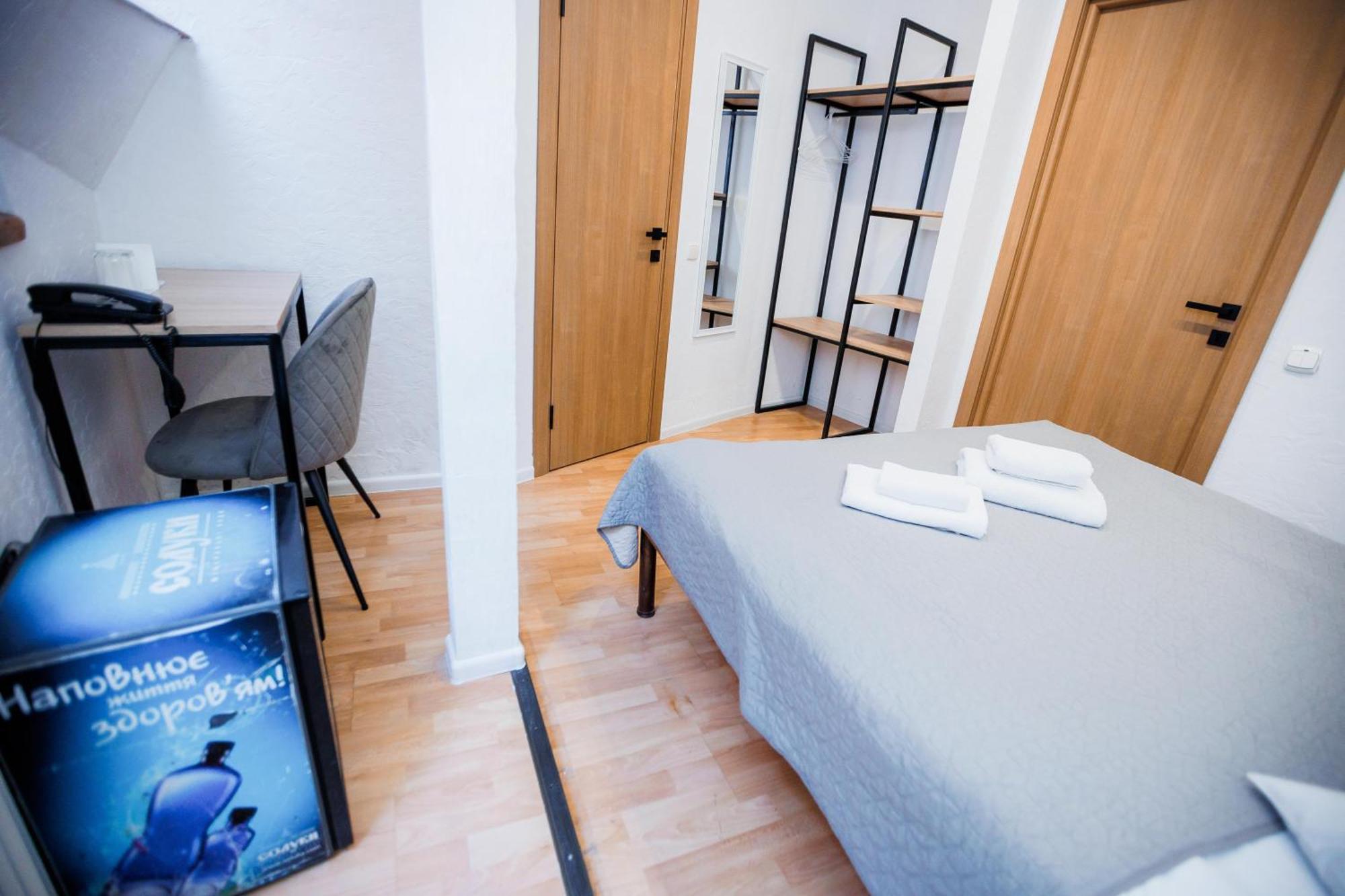 Staryi Krakiv Hotel ลวีฟ ภายนอก รูปภาพ