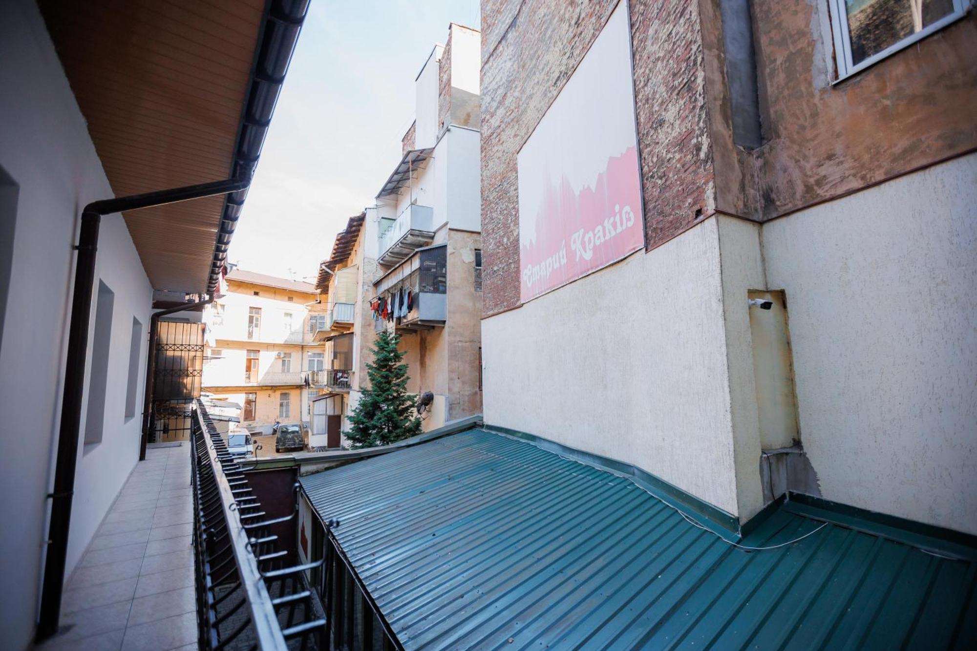 Staryi Krakiv Hotel ลวีฟ ภายนอก รูปภาพ