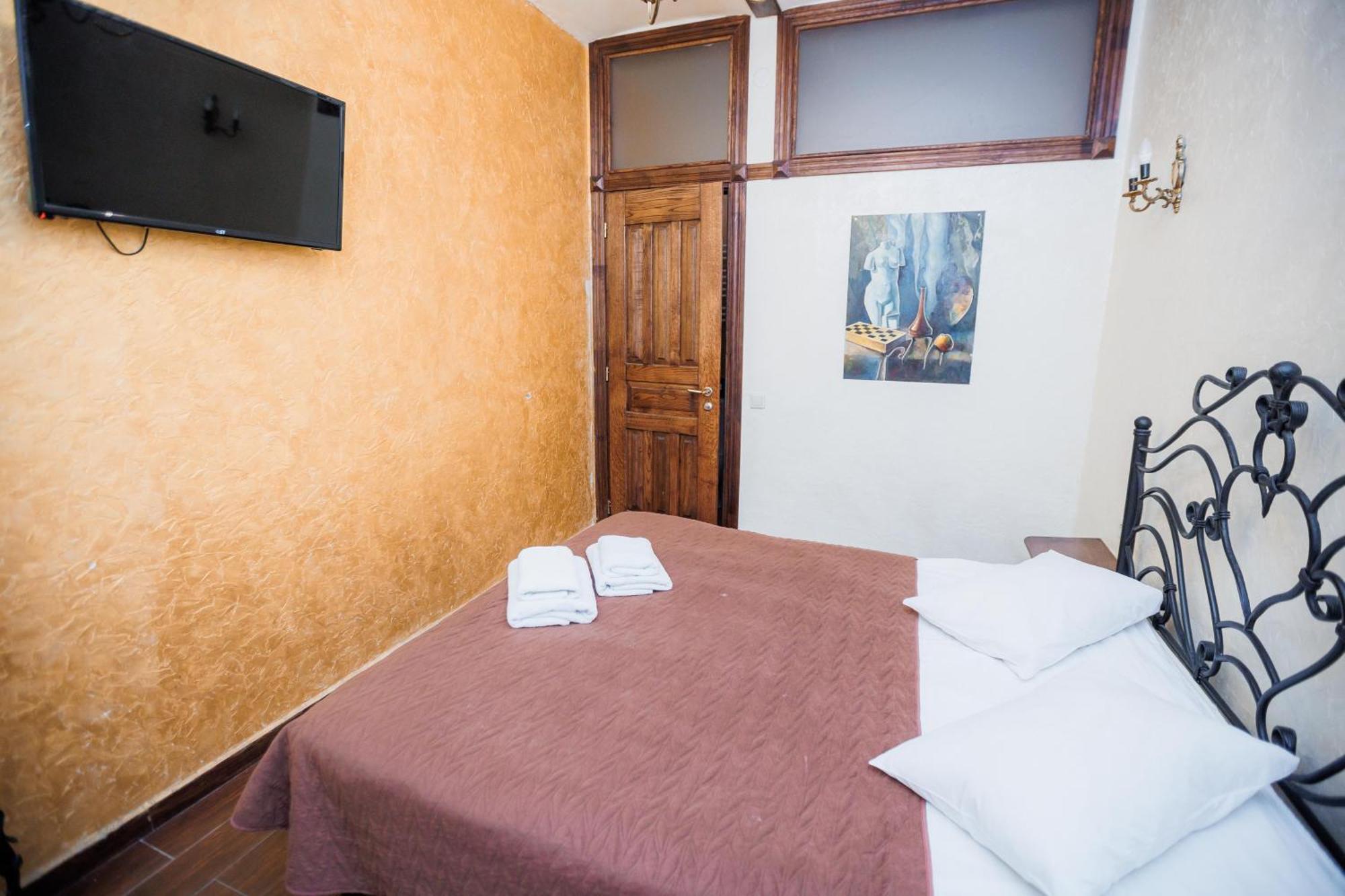 Staryi Krakiv Hotel ลวีฟ ภายนอก รูปภาพ