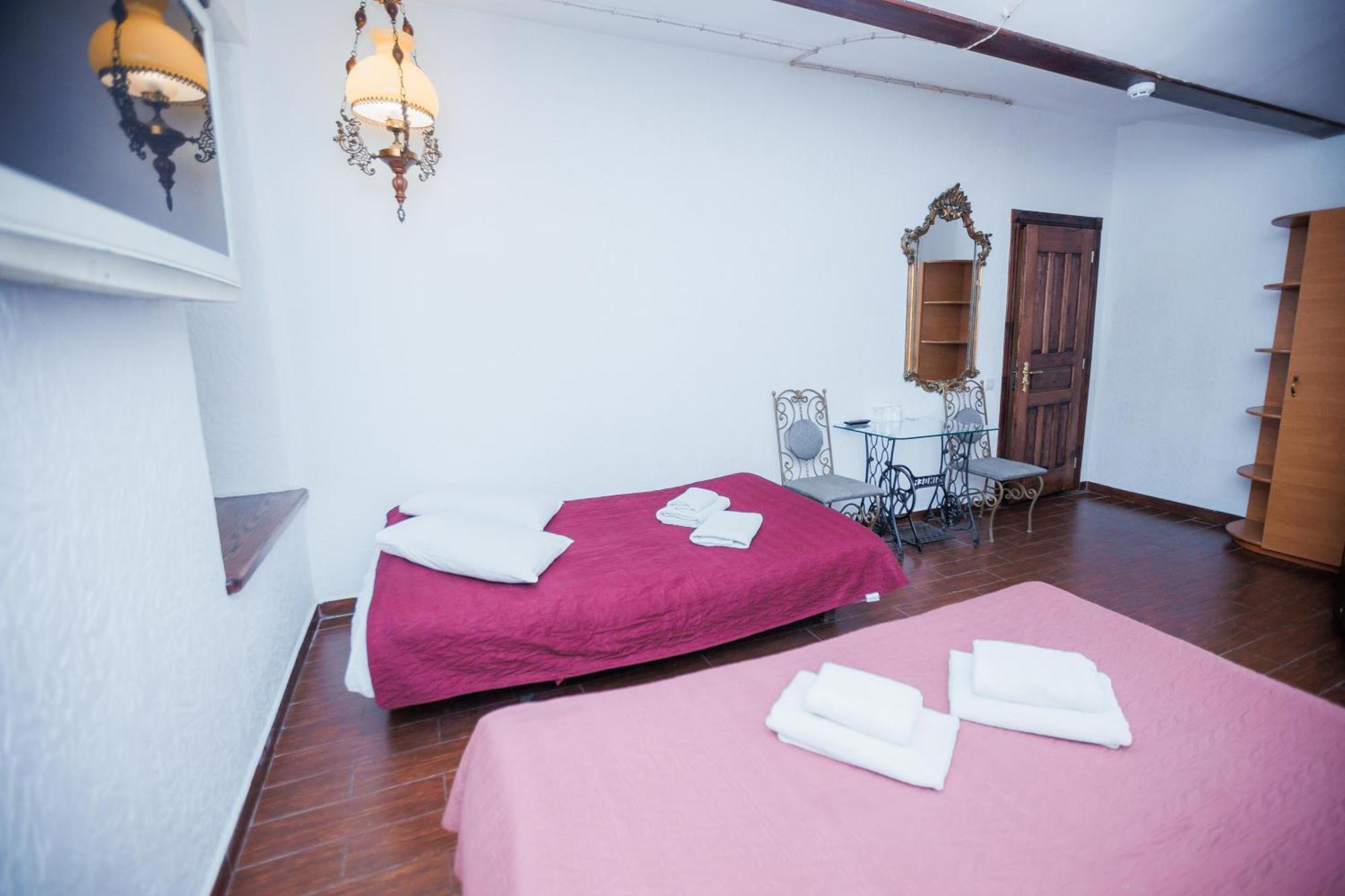 Staryi Krakiv Hotel ลวีฟ ภายนอก รูปภาพ
