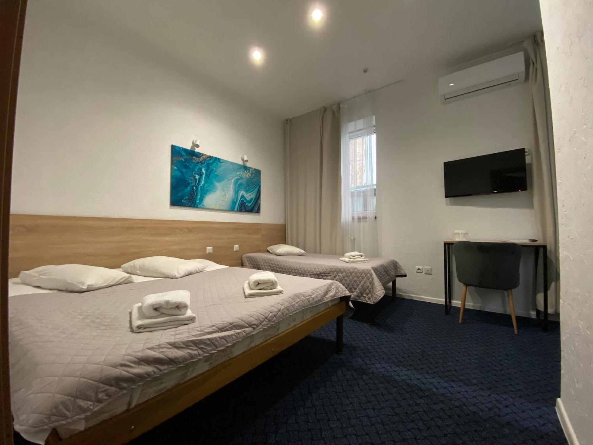 Staryi Krakiv Hotel ลวีฟ ภายนอก รูปภาพ