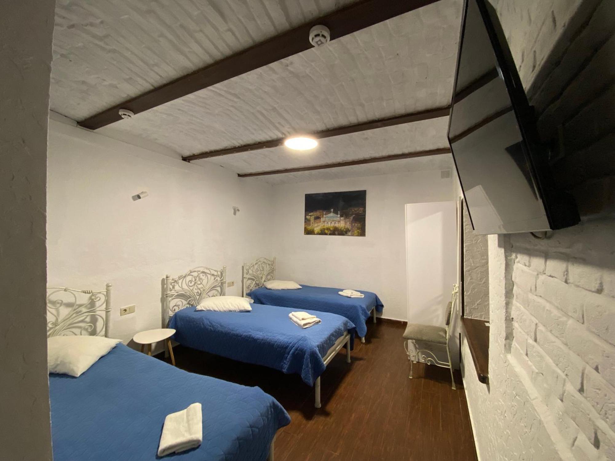 Staryi Krakiv Hotel ลวีฟ ภายนอก รูปภาพ